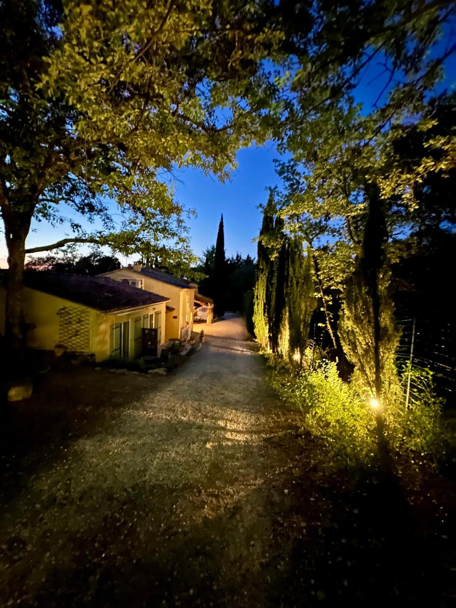 Pierres-Blanches Hotel Venasque Bagian luar foto